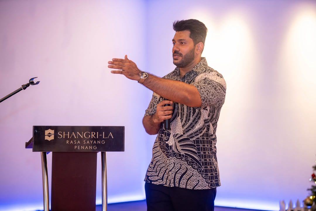 Speaker on stage at the Shangri-La Rasa Sayang Penang